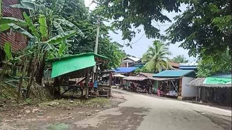 အမ်း-တပ်တောင် ကားလမ်းဘေးရှိ အဆောက်အအုံအားလုံးကို စစ်ကောင်စီဖယ်ခိုင်း
