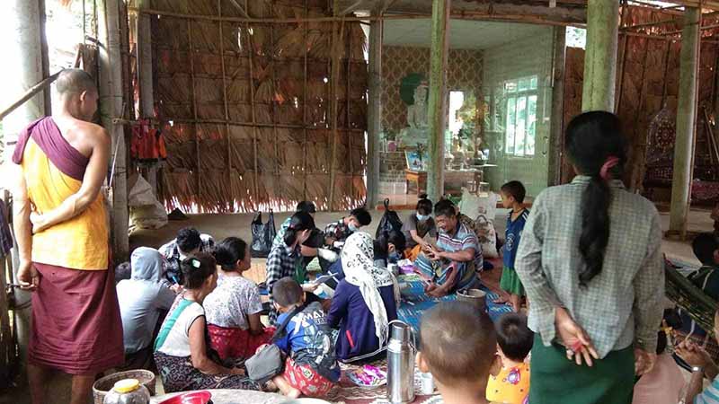 သထုံမြို့နယ်တွင် စစ်တပ်လက်နက်ကြီးပစ်ခတ်မှုကြောင့် ဒေသခံ ၃၀၀၀ ခန့်ထွက် ပြေးနေရ