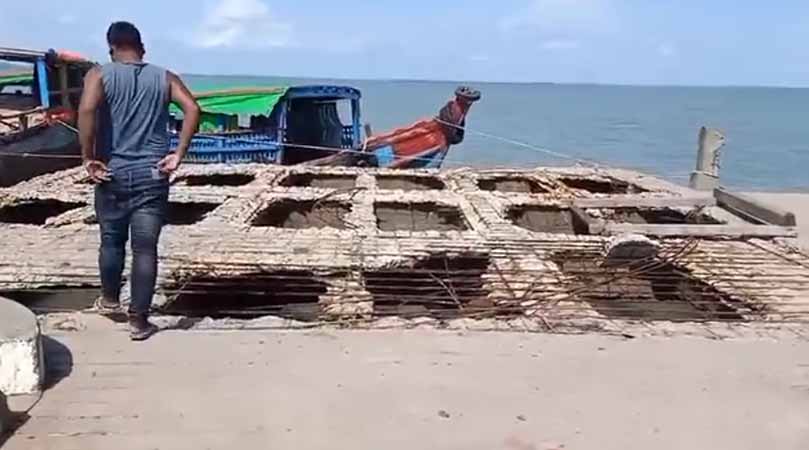 မိုခါကြောင့်ပျက်စီးသွားသည့် အငူမော်ဆိပ်ခံတံတား မပြင်နိုင်သေး