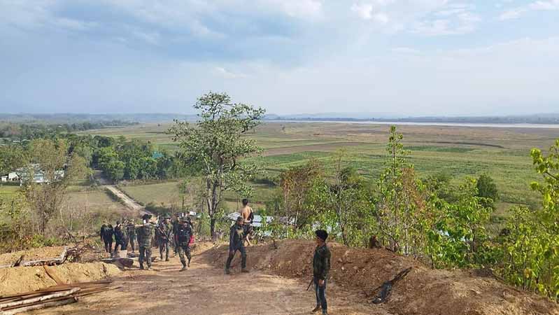 ဟုမ္မလင်းနှင့် မြိုင်တွင် စစ်ကောင်စီတပ်များ တိုက်ခိုက်ခံရ