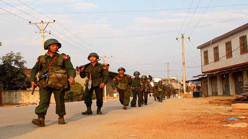 ရှမ်း-ကယားနယ်စပ်တွင် စစ်ကောင်စီက အင်အားအများအပြား ဖြည့်တင်းနေ