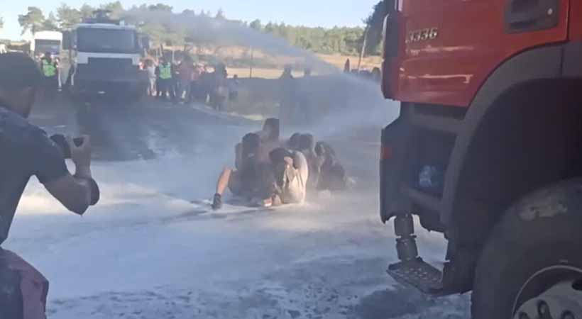 တူရကီတွင် ဆန္ဒပြနေသည့် သဘာဝပတ်ဝန်းကျင်ထိန်းသိမ်းရေးသမားများကို လူစုခွဲ