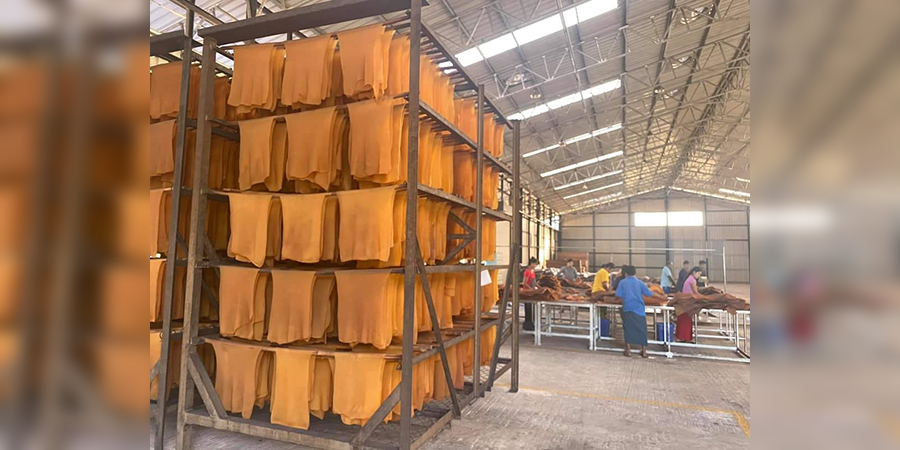 မော်လမြိုင်တွင် ရော်ဘာစက်ရုံကထွက်သည့် အနံ့ဆိုးကြောင့် ဒေသခံများ ကျန်းမာရေးထိခိုက်