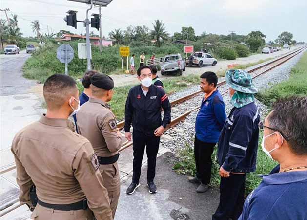 ထိုင်းတွင် ရထားနှင့် ကားတိုက်မိပြီး ၈ ဦးသေဆုံး