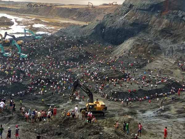 ဖားကန့်တွင်မြေပြိုပြီး ရေမဆေးရှာသူ တဦးသေဆုံး