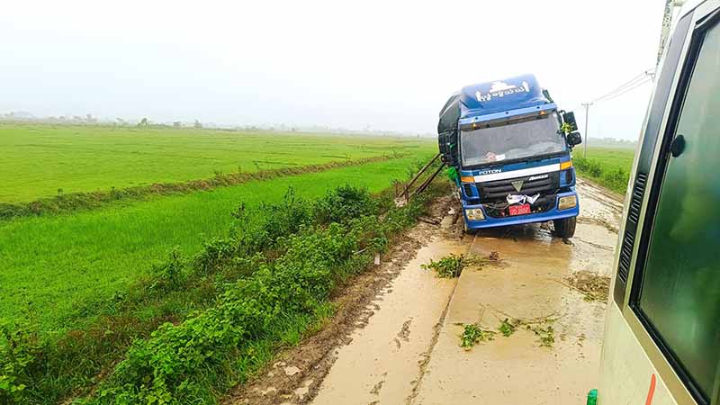 မောင်တော-အငူမော်လမ်းပိုင်း၊ ဝေသာလီ-ဥဒေါင်း ၁၃ မိုင်လမ်း ပျက်စီးနေ 