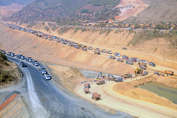 ကခ်င္ေဒသတြင္ ေက်ာက္စိမ္းတူးမည့္ လုပ္ငန္းရွင္မ်ား လံုၿခံဳေရးစိုးရိမ္