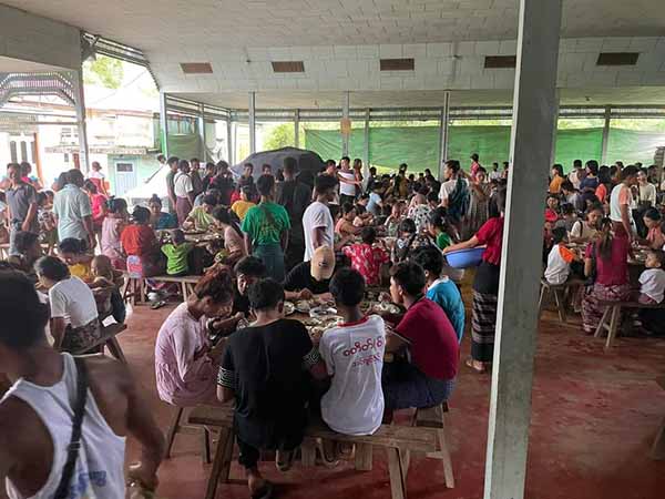 ဖားကန့်တွင် လေကြောင်းတိုက်ခိုက်မှုကြောင့် ဒေသခံ ၂၀၀၀ ခန့် စစ်ဘေးလွတ်ရာတိမ်းရှောင်
