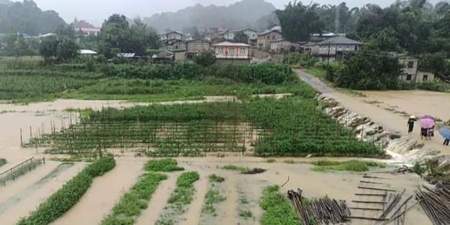 ပင်လောင်းတွင် မိုးသည်းထန်ပြီး ရေကြီးရေလျှံမှုကြောင့် တောင်သူများ အခက်တွေ့