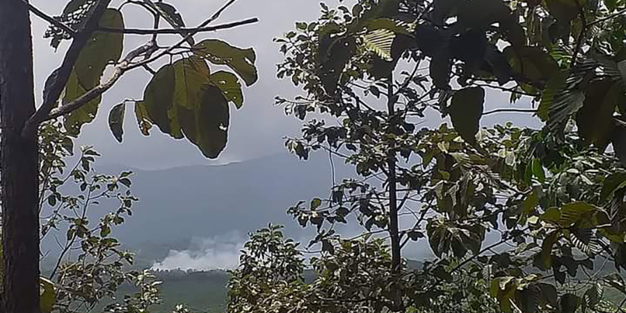 ရေဖြူမြို့နယ် ဧကနိရွာကို စစ်တပ်က မီးရှို့၊ နေအိမ် ၄၀ ကျော်ပျက်စီး