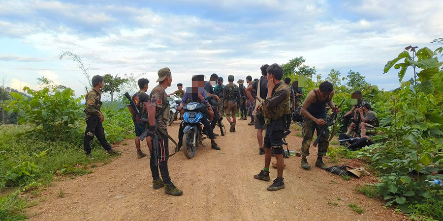 ပေါက်နှင့် မင်းတုန်းမြို့တို့တွင် စစ်ကောင်စီတပ် တိုက်ခိုက်ခံရ