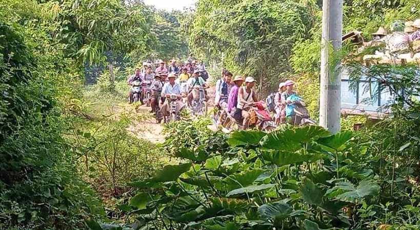 စစ်တပ်က နယ်မြေရှင်းလင်းနေ၍ ဒီပဲယင်းတွင် လူ ၁ သောင်းခန့် စစ်ရှောင်ရ