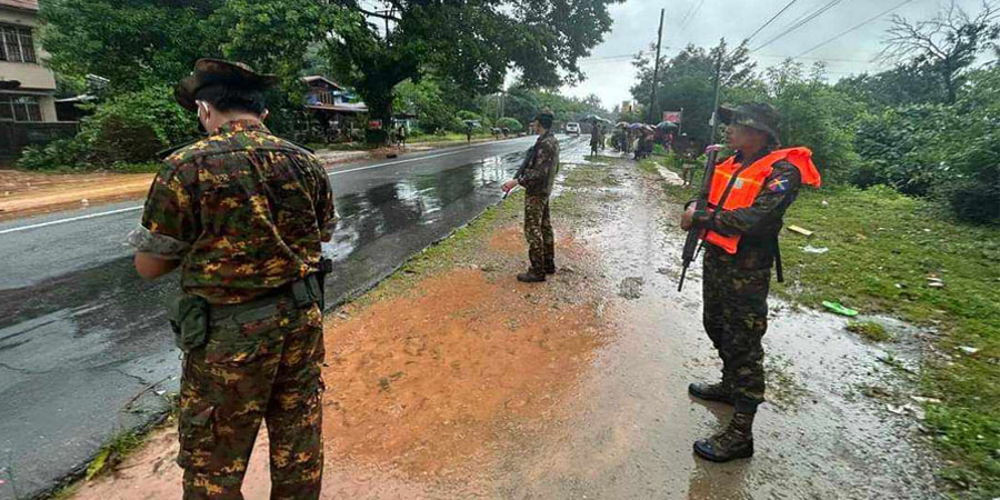 မိုးကောင်းတွင် စစ်တပ်က လူငယ် ၄ ဦးကို ဖမ်းဆီး၊ ဗန်းမော်၌ လုံခြုံရေးတင်းကျပ် ပိတ်ဆို့ထား