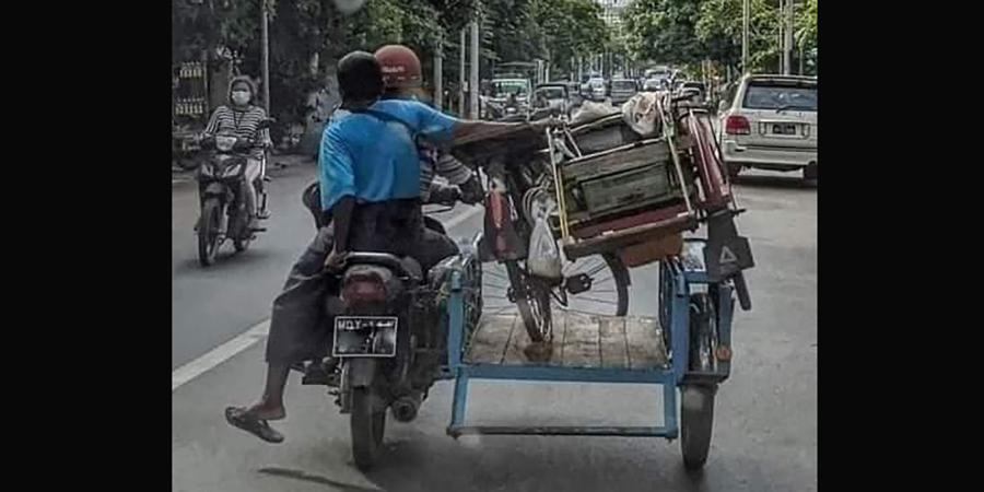 ရန်ကုန်တွင် လိုင်စင်မဲ့ ဆိုက်ကားနှင့် ဘေးတွဲ ဆိုင်ကယ်များကို ပိုင်ရှင်နှင့် တွဲပြီး မှတ်တမ်းယူနေ