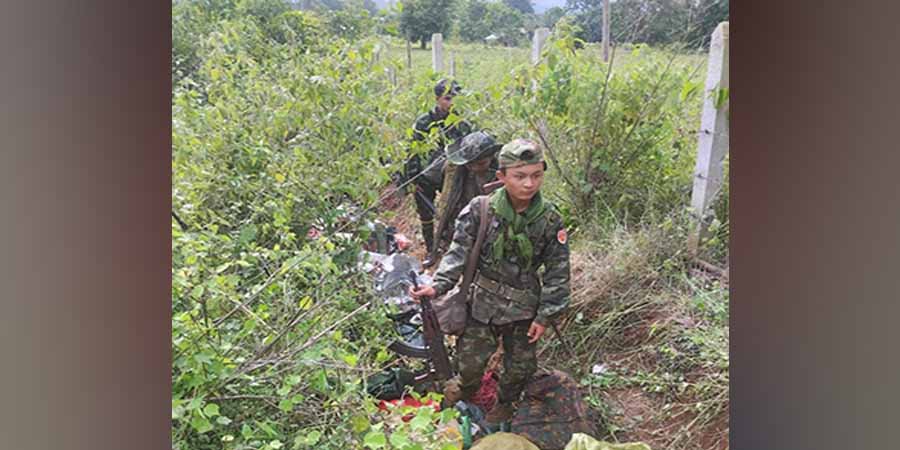 ကျောက်ကြီးနှင့် ဒီးမော့ဆိုကို စစ်တပ်က ဗုံးကြဲတိုက်ခိုက်နေပြီး ဒေသခံ ၁ ဦးသေ