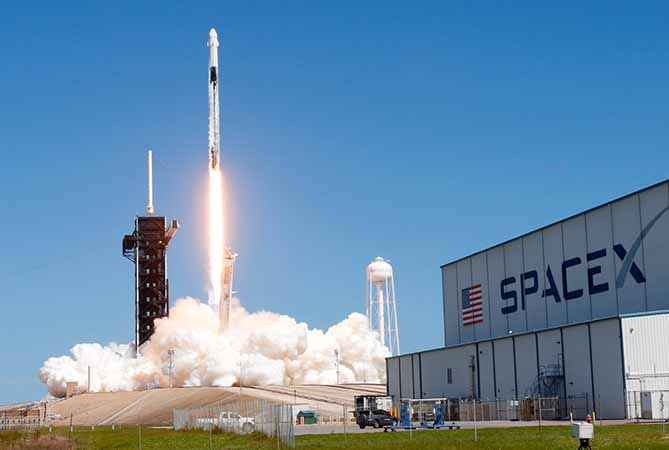 SpaceX အာကာသယာဉ် နိုင်ငံတကာအာကာသစခန်းသို့ ထွက်ခွာ