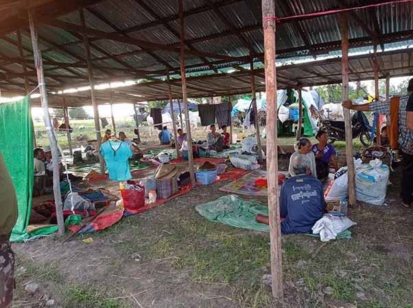 ကန့်ဘလူတွင် စစ်တပ်စစ်ကြောင်းထိုးသဖြင့် ဒေသခံများစစ်ဘေးရှောင်၊  ၃ ဦး သတ်ဖြတ်ခံရ