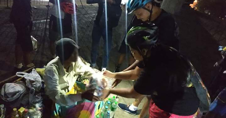 ရန်ကုန်မြို့ရှိ အိမ်ရာမဲ့များကို  MFN အဖွဲ့က ဆေးဝါးနှင့် အစားအသောက်များ လှူဒါန်း 