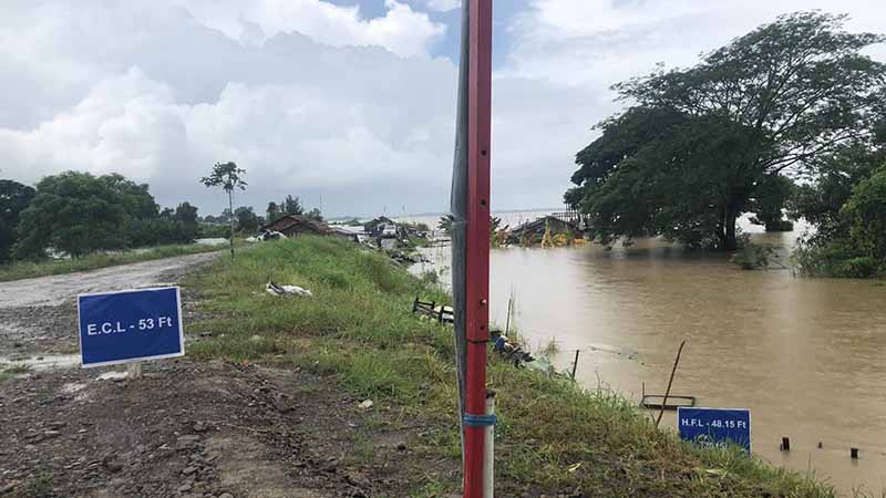 ဟင်္သာတတွင် ဧရာဝတီမြစ်ရေတိုက်စားသဖြင့် ကမ်းပါးပြိုပြီး တာကျိုးပေါက်