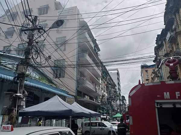 ရန်ကုန်၊ ဘားလမ်းရှိ မွတ်စ်လင်ကုသိုလ်ဖြစ်ဆေးရုံတွင် မီးလောင်
