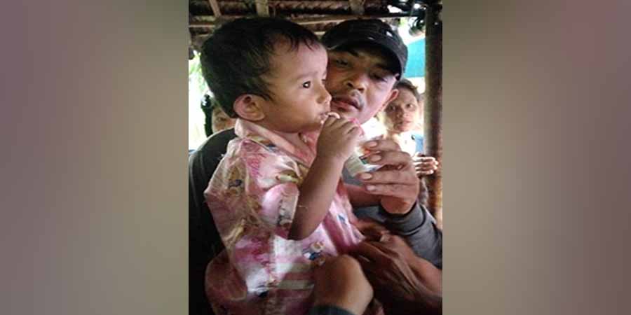 ပျောက်သွားသော ၁ နှစ်ကျော်အရွယ်ကလေးငယ်ကို အိမ်နှင့် ၇ မိုင်အကွာတွင် ပြန်တွေ့