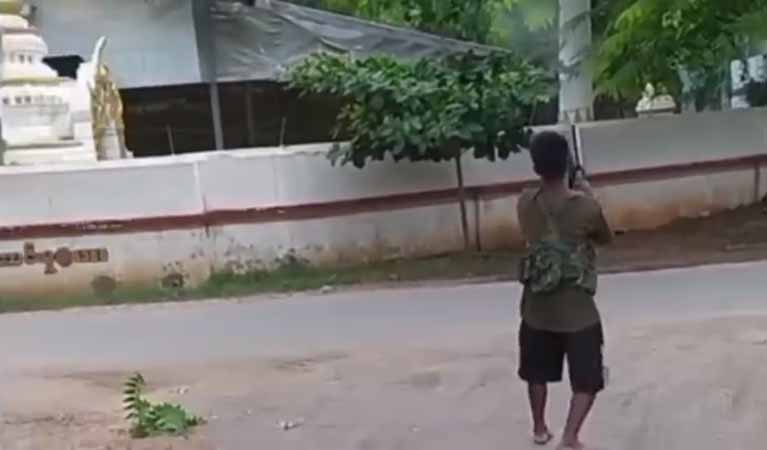 ရေစကြိုမြို့ပေါ်တွင် စစ်သားများ တိုက်ခိုက်ခံရပြီး ၂ ဦးသေ၊ ၃ ဦးဒဏ်ရာရ