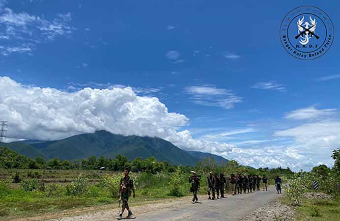 ဂန့်ဂေါတွင် ပျူစောထီးရွာများနှင့်ဆက်နေသည့်လမ်းကို  ကာကွယ်ရေးအဖွဲ့များ စစ်ဆေး