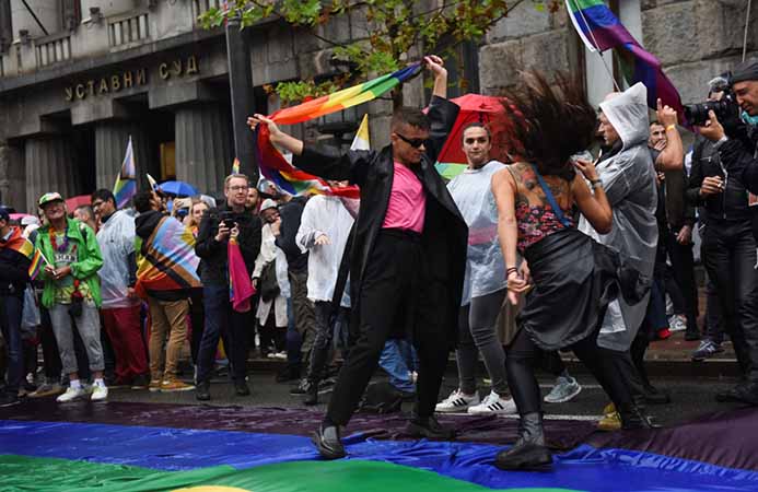 ဆားဘီးယားမြို့တော်တွင် LGBT အခွင့်ရေးမြှင့်တင်ရန် ဆန္ဒပြ