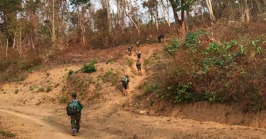 ပုလဲနှင့် မိုးညှင်းတွင် တိုက်ပွဲဖြစ်၊ ဝက်လက်မြို့နယ် ပေါက်ကန်ဘူတာရွာကို စစ်ကောင်စီတပ် မီးရှို့