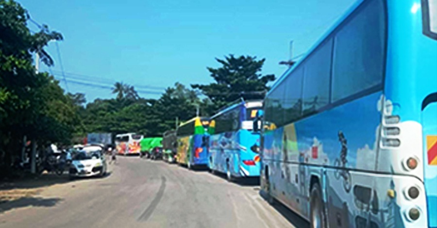 မြဝတီ-ကော့ကရိတ် အာရှလမ်း ယာယီဘေလီတံတားမှ ပြန်သွားနိုင်သော်လည်း ကားခများ ဈေးပြန်မကျသေး 