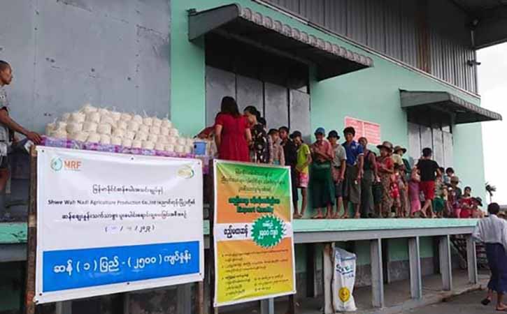 ဧည့်မထဆန်များကို ဆန်ကွဲများနှင့် ရောနှောရောင်းချနေ