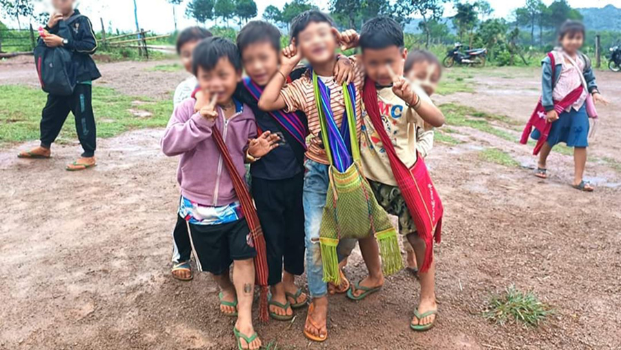 ကရင်နီစစ်ဘေးရှောင်ကျောင်းသားများအတွက် သင်ထောက်ကူပစ္စည်း လှူဒါန်း