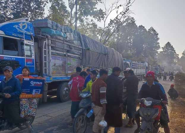 ကလေး-တမူး-ခမ်းပတ်လမ်း ပြန်ဖွင့်ပြီးနောက် ကားခ ၂ ဆ မြင့်တက်   