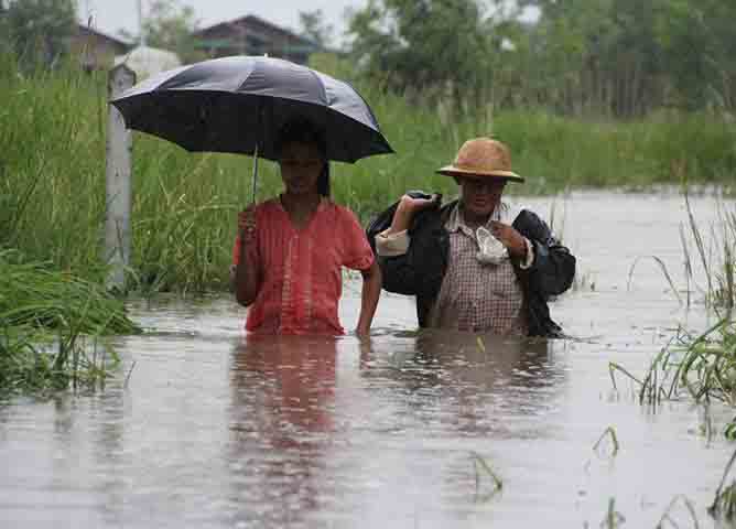 လွည္းကူးက ေက်းရြာ ၅ ရြာ ေရႀကီးၿပီး အိမ္ေျခ ၁၀၀၀ နီးပါး ေရျမဳပ္