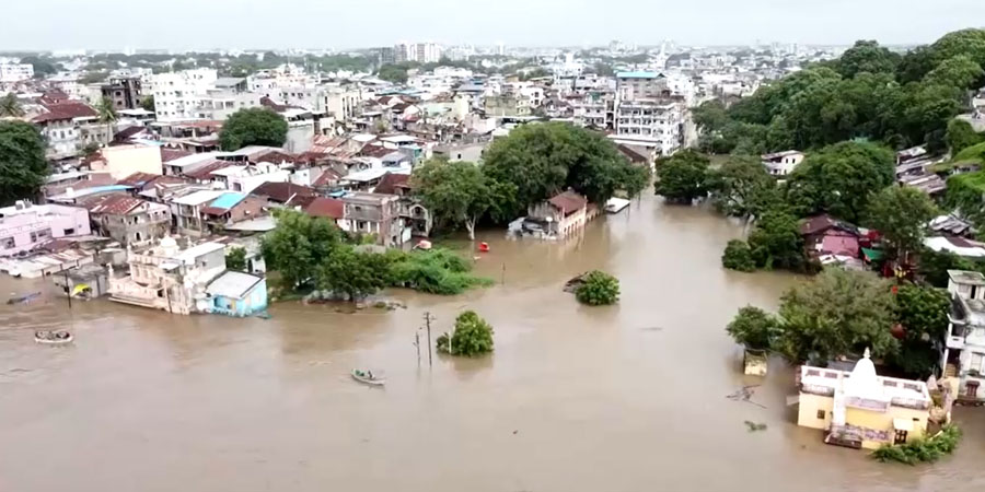 အိန္ဒိယတွင် မိုးများပြီး ရေလွှမ်းမိုး၊ လူထောင်ချီ ‌ရွှေ့ပြောင်း