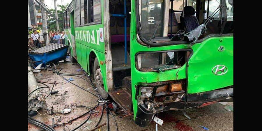 လှိုင်သာယာတွင် ခရီးသည်တင်ယာဥ် ဘရိတ်ပေါက်ပြီး ယာဥ်တိုက်မှုဖြစ်၊ ၃ ဦးသေဆုံး