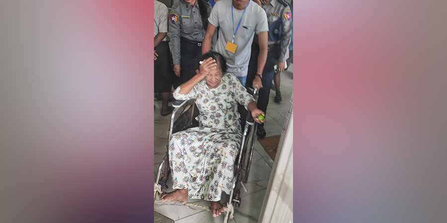 ရခိုင်အမျိုးသမီးများကွန်ရက်ဥက္ကဋ္ဌရုံးထုတ်စဉ် ကျန်းမာရေးမကောင်း၍ အရေးပေါ်ဆေးကုသမှု ခံယူ