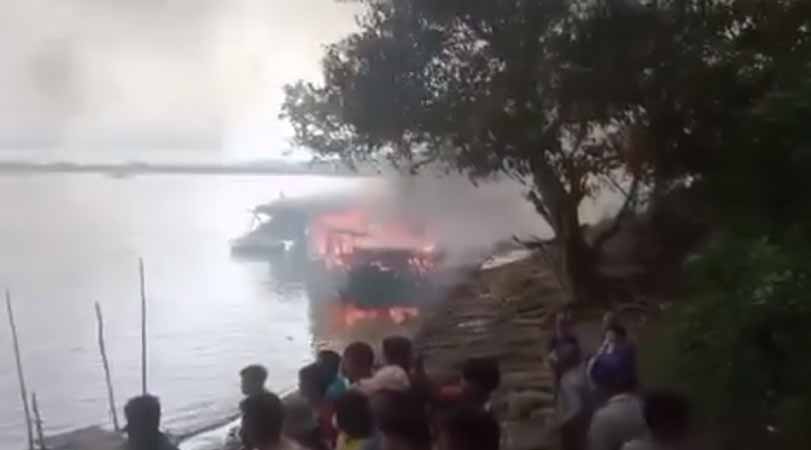 ကချင်ပြည်နယ်တွင် စစ်တပ်က ရွှေဖောင်နှင့်နေအိမ် ၃၀ ကျော်မီးရှို့ပြီး ပြည်သူ ၈ ဦးကို သတ်ဖြတ်