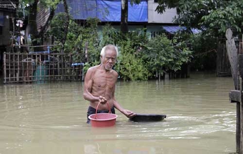 ပဲခူးၿမိဳ႕ ရပ္ကြက္အခ်ဳိ႕ ေရႀကီး (ဓာတ္ပုံ)