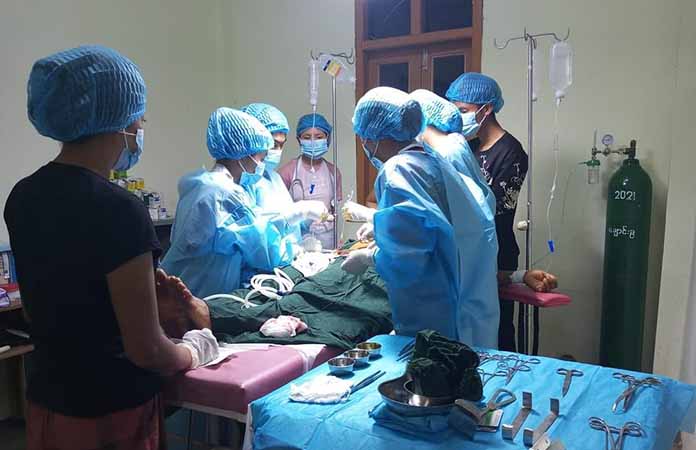 ရွာငံစစ်ရှောင်ပြည်သူများနှင့်  တမူး၊ ကြားကာလဆေးခန်း အကူအညီလိုနေ