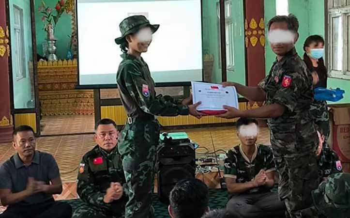 ဒေါနစစ်ကြောင်းက ဦးစီးဖွင့်လှစ်သည့် ဆေးတပ်သားသင်တန်းဆင်းပွဲကျင်းပ