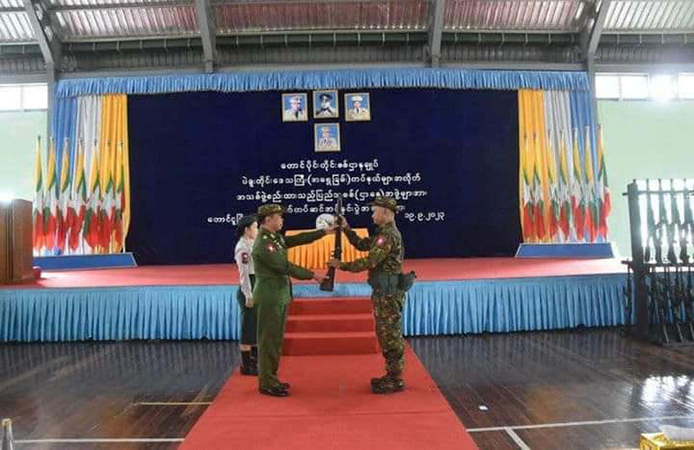 စစ်လက်နက်ပေးဝေရေးနှင့်ပတ်သက်ပြီး ဗိုလ်ချုပ် ၂ ဦး စစ်ဆေးခံရ