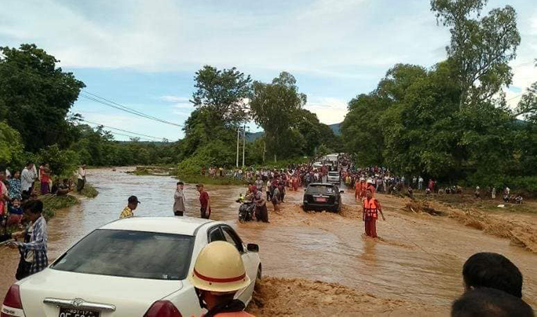 ညောင်ဦးတွင် လိုက်ထရပ်ကား ရေထဲမျောပြီး လူ ၂ ဦးသေ