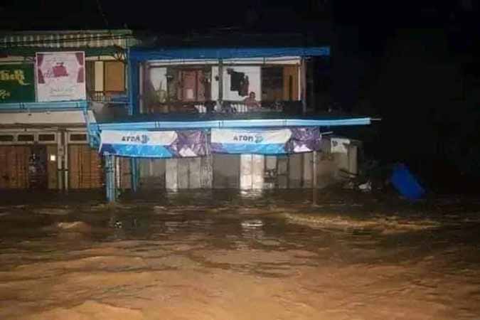 နှစ် ၆၀ အတွင်း တောင်တွင်းကြီးတွင် မကြုံစဖူးရေကြီးပြီး လူ ၁ ဦးမျောပါသေဆုံး