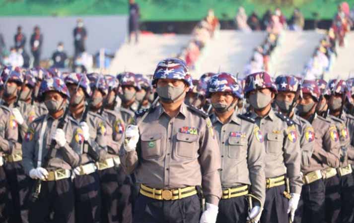 သတင်းပေးများဖော်ထုတ်ရန် ညွှန်ကြားပြီးနောက်  ရဲအရာရှိအချို့ စောင့်ကြည့်ခံနေရ