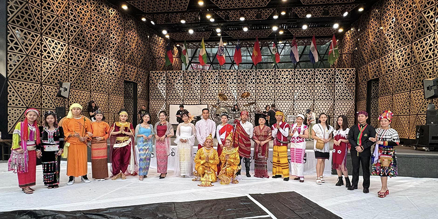 နွေဦးတော်လှန်ရေးမှသည် ဖက်ဒရယ်အောင်ပွဲဆီသို့ (ဓာတ်ပုံ)