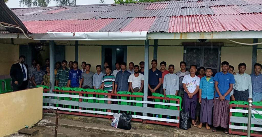 လွတ်ငြိမ်းခွင့်ဖြင့် အကျဉ်းထောင်မှပြန်လွတ်လာသည့် ဘင်္ဂလားဒေ့ရှ် ၂၉  ဦးကို လွှဲပြောင်းပေး