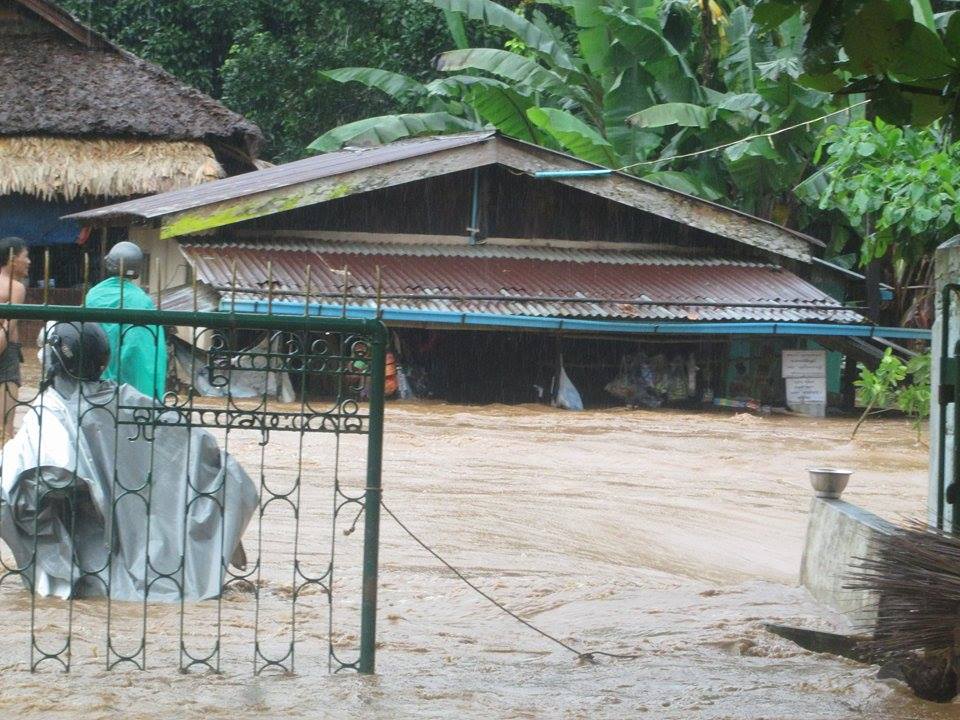 သထုံၿမိဳ႕နယ္​ ရပ္ကြက္အခ်ဳိ႕ အဆုိး၀ါးဆုံး ​ေရႀကီး​​ (ဓာတ္ပံု)