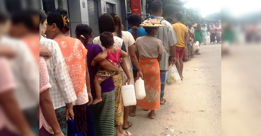 ဝန်ထမ်း ထောက်ပံ့ငွေကြောင့် ကုန်ဈေးနှုန်းထပ်တက်မှာ လက်လုပ်လက်စားများ စိုးရိမ်
