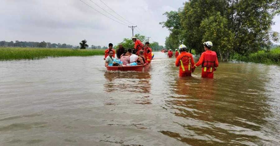 ငမိုးရိပ်တမံ ရေကျော်ပြီး လှည်းကူးတွင် ရေကြီး